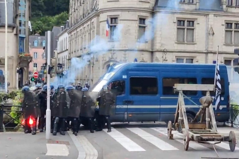 Quimper : attaque à la catapulte (brèvesdepresse)